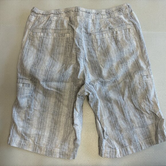 Lee Riders Relaxed Fit Pull on Shorts - SIze 2 Medium - 1602 - Picture 3 of 4